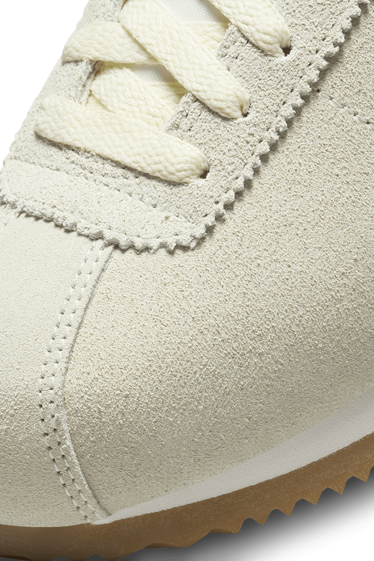 女款 Cortez 'Pale Ivory and Deep Royal Blue' (FQ8108-110) 發售日期