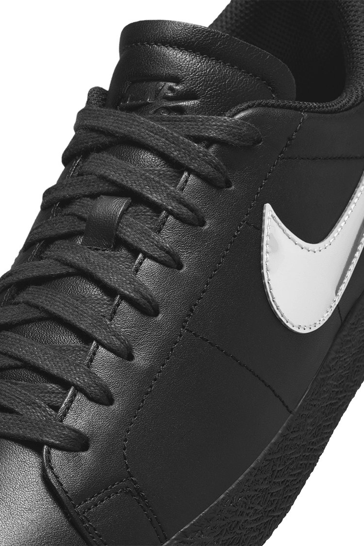 Date de sortie de la Nike SB Zoom Blazer Low x Dancer Skateboards « Black and Metallic Silver » (HJ6703-001)