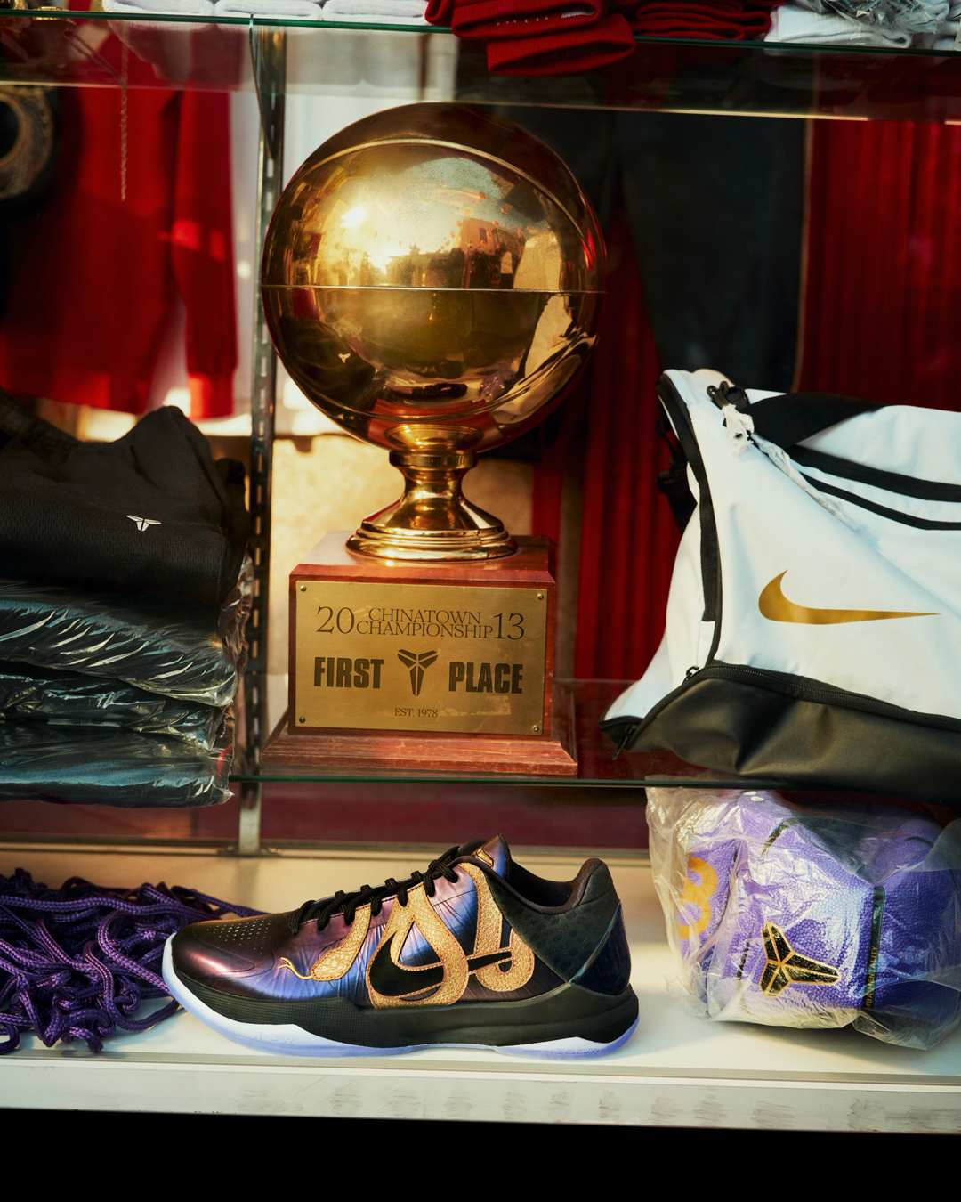 Fecha de lanzamiento de las Kobe V Protro "Year of the Mamba" "Eggplant" (IB4481-500)