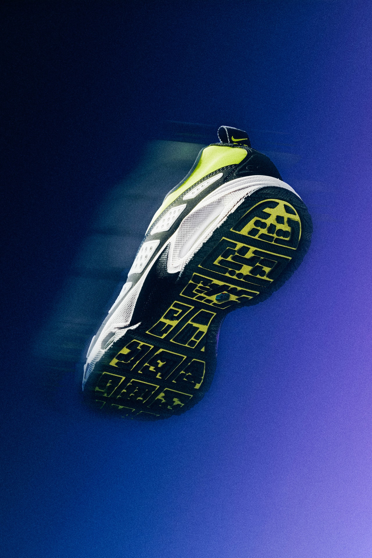 Fecha de lanzamiento de las Air Max SNDR "Volt and Black" (FZ2068-700)