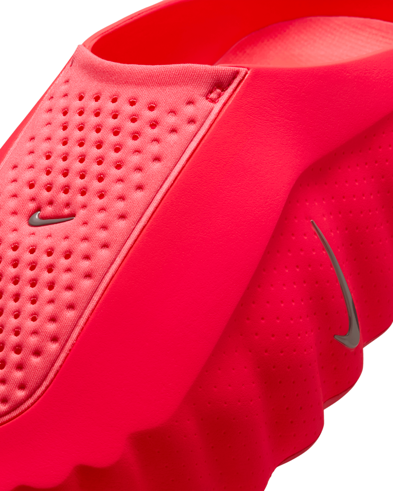 Date de sortie de la Mind 001 « Solar Red and Hyper Crimson » (HQ4307-600)