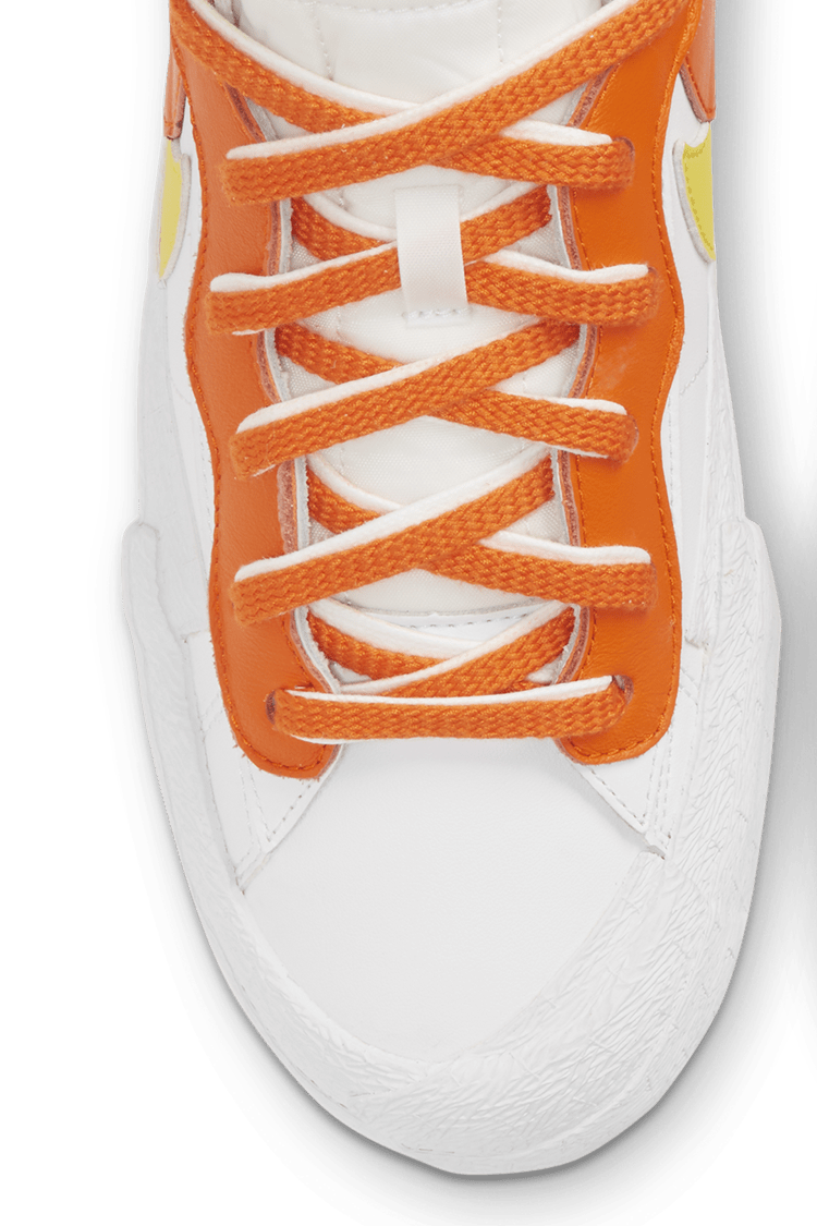 Ημερομηνία κυκλοφορίας του Blazer Low x sacai "Magma Orange"