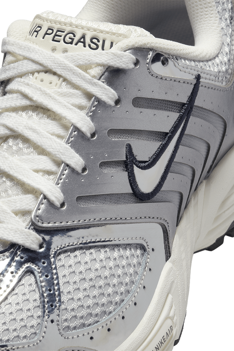 Fecha de lanzamiento de los Air Pegasus 2005 "Metallic Silver and Photon Dust" para mujer (HJ7310-025)