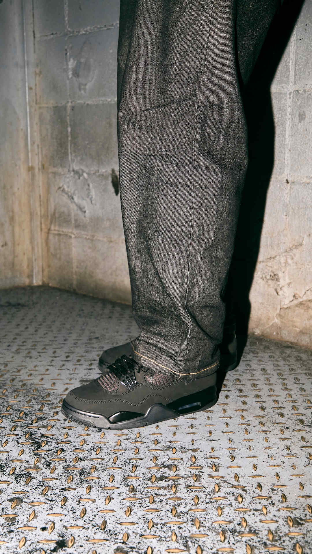 NIKE公式】Street SNKRS : AJ11 Gamma at CIRCUS TOKYO. Nike SNKRS