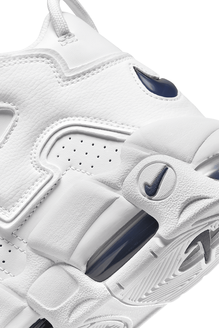 【NIKE公式】エア モア アップテンポ '96 'White and Midnight Navy' (DH8011-100 / AIR MORE UPTEMPO '96) 