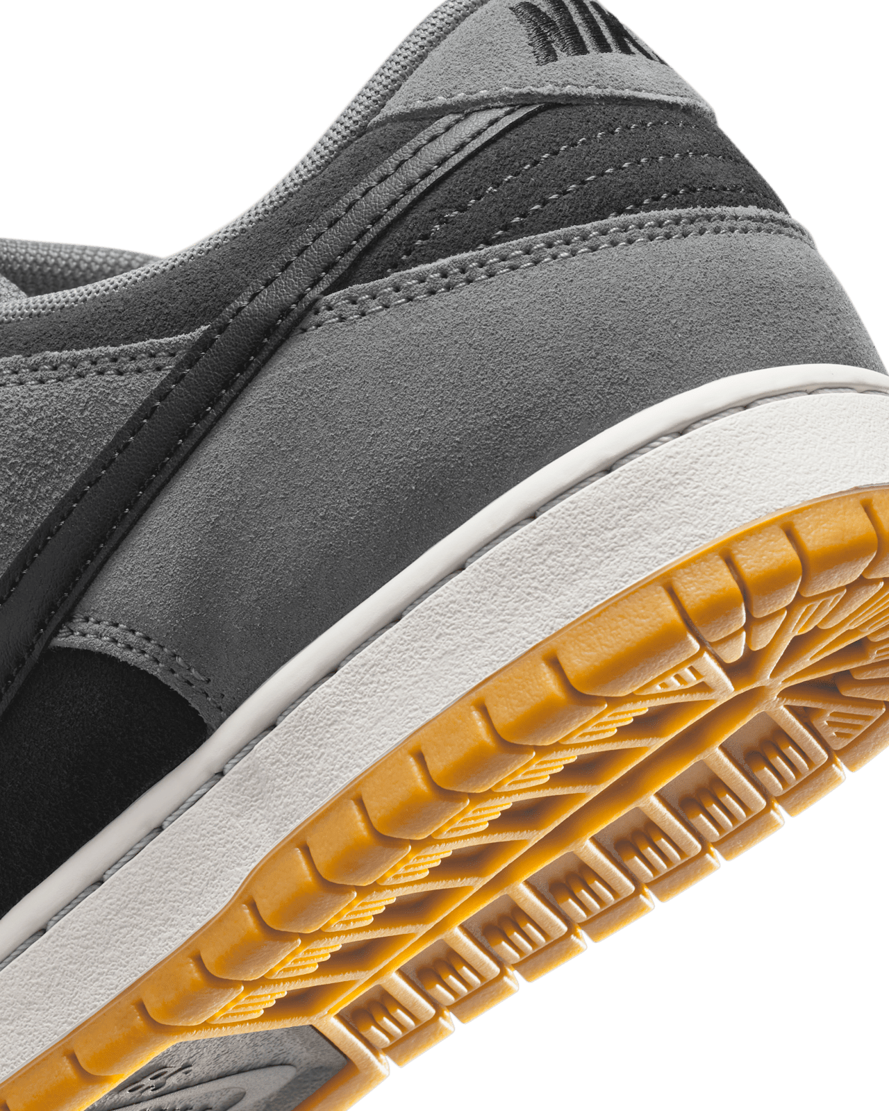 Nike SB Dunk Low Pro „Fekete és Smoke Grey” (HF3063-001) – megjelenési dátum