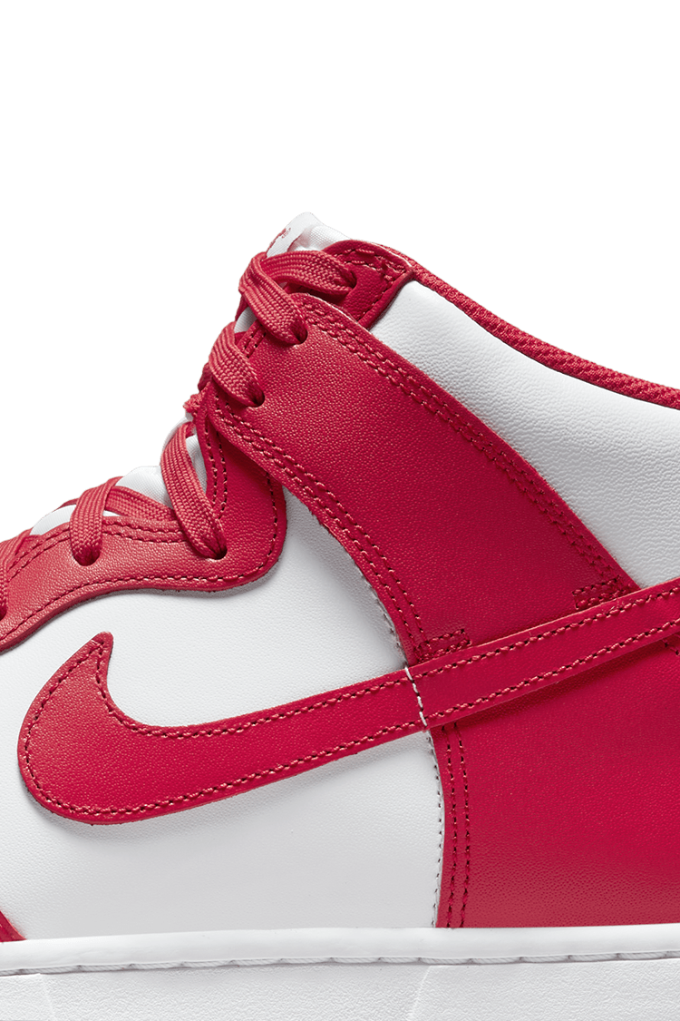 Nike sb dunk high red and white hotsell