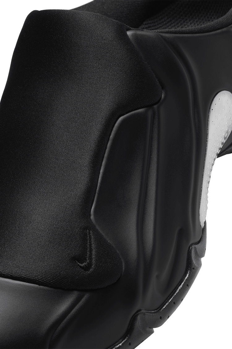 วันเปิดตัว Clogposite "Black and Metallic Silver" (HJ4325-001)