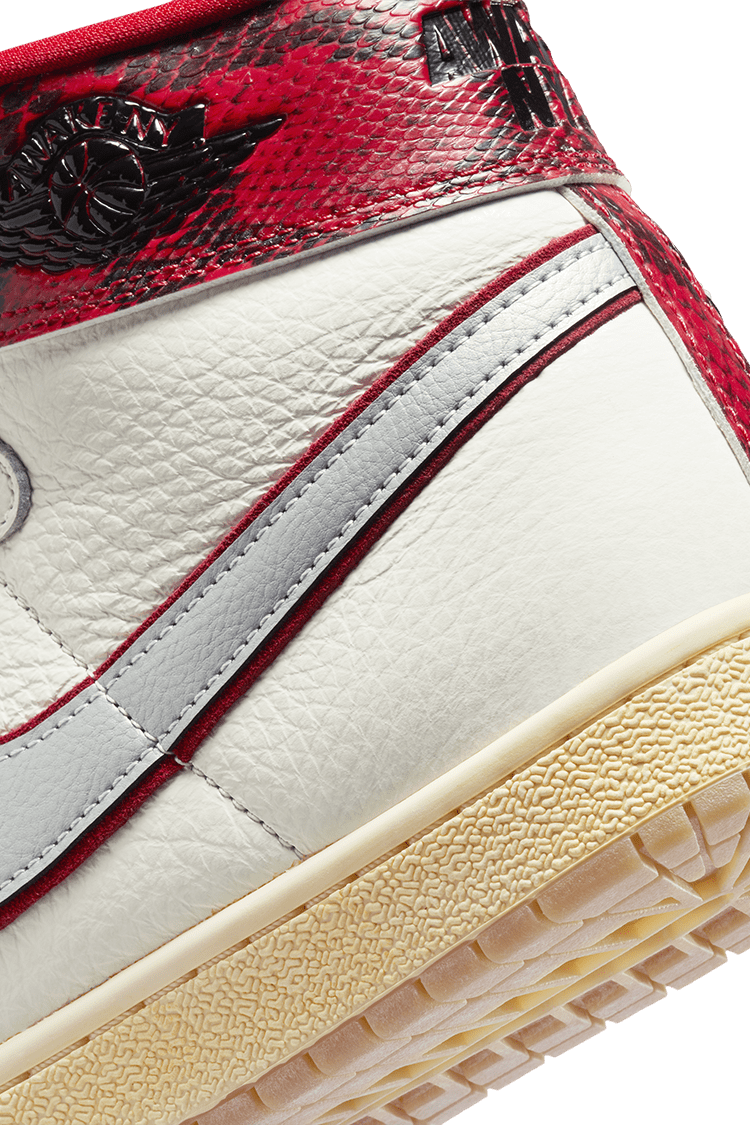 วันเปิดตัว Jordan Air Ship x Awake NY "University Red" (FN8675-100)