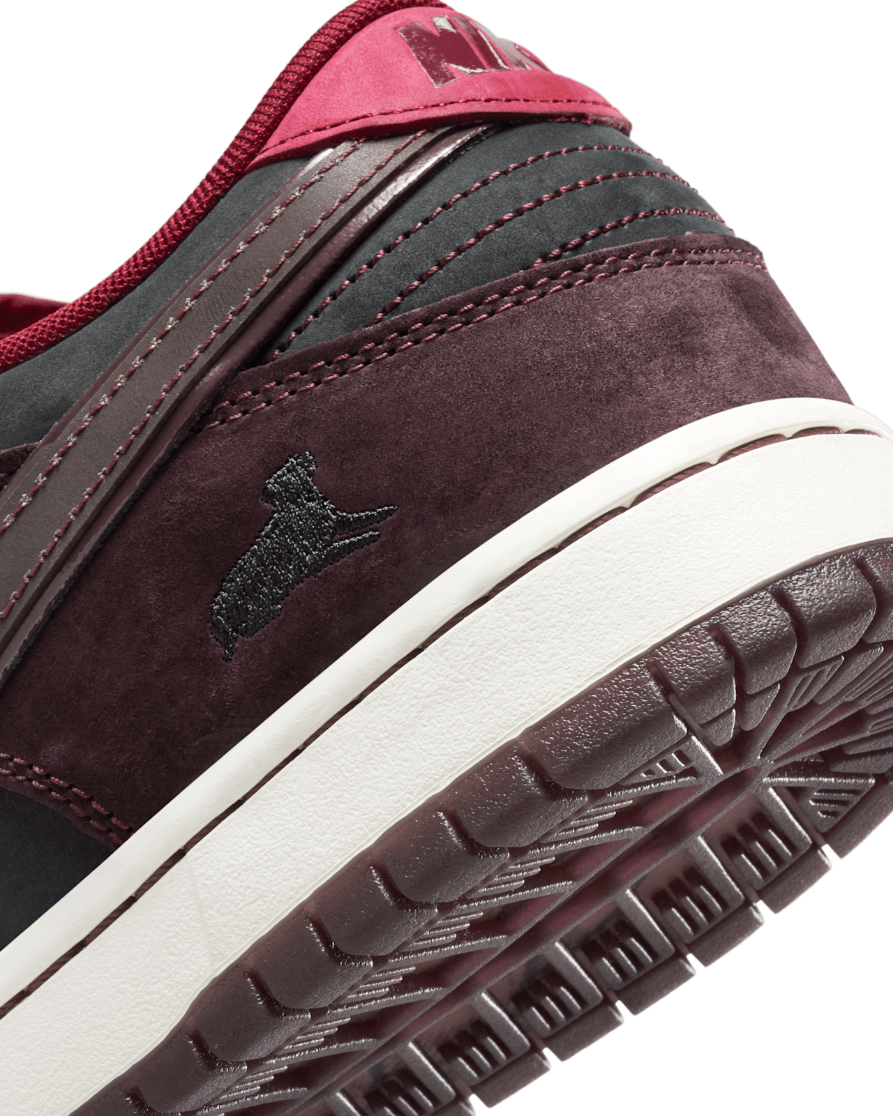 Data de llançament de les Nike SB Dunk Low Pro x Riot Skateshop "Mahogany and Team Red" (FZ1289-200)