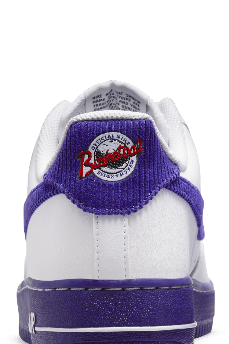 【NIKE公式】エア フォース 1 EMB 'White and Court Purple' (DB0264-100 / AF 1 '07 LV8 EMB)