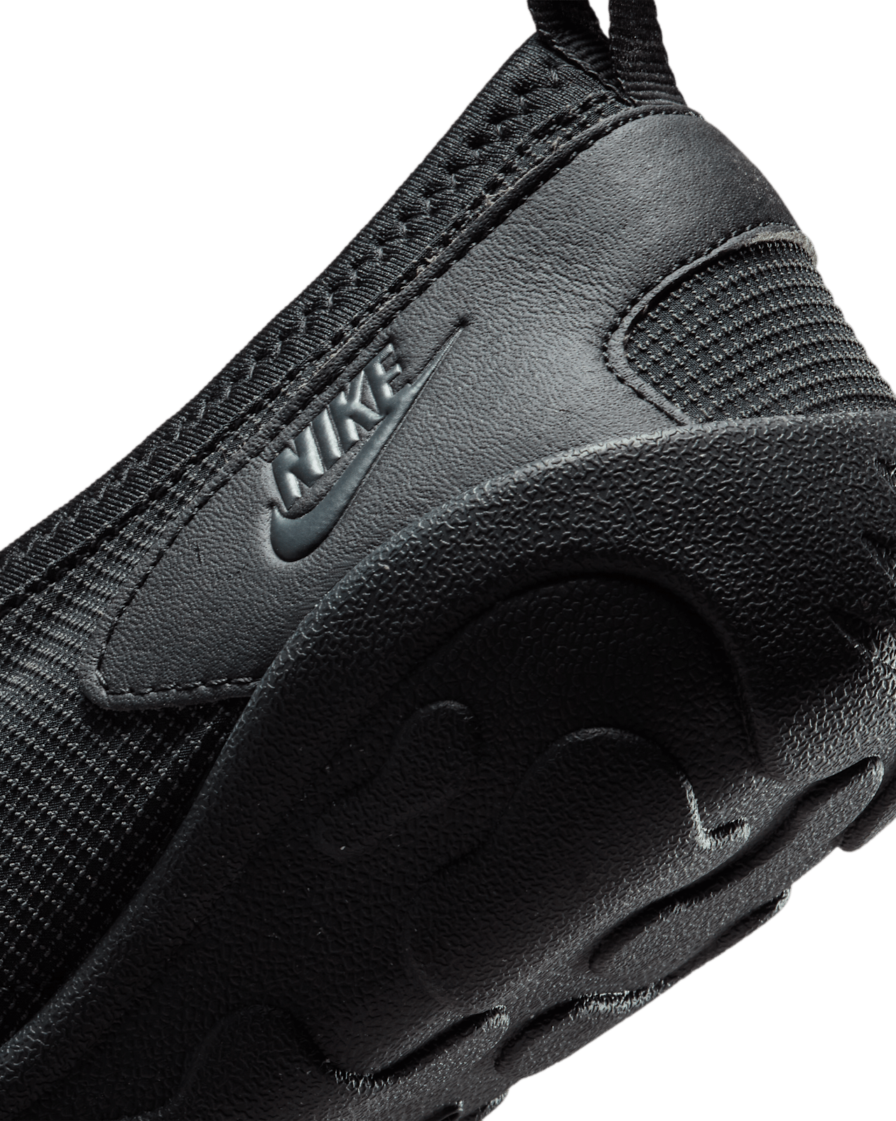 Aqua Turf ‚Black and Off Noir‘ (FZ5627-001) – datum uvedení