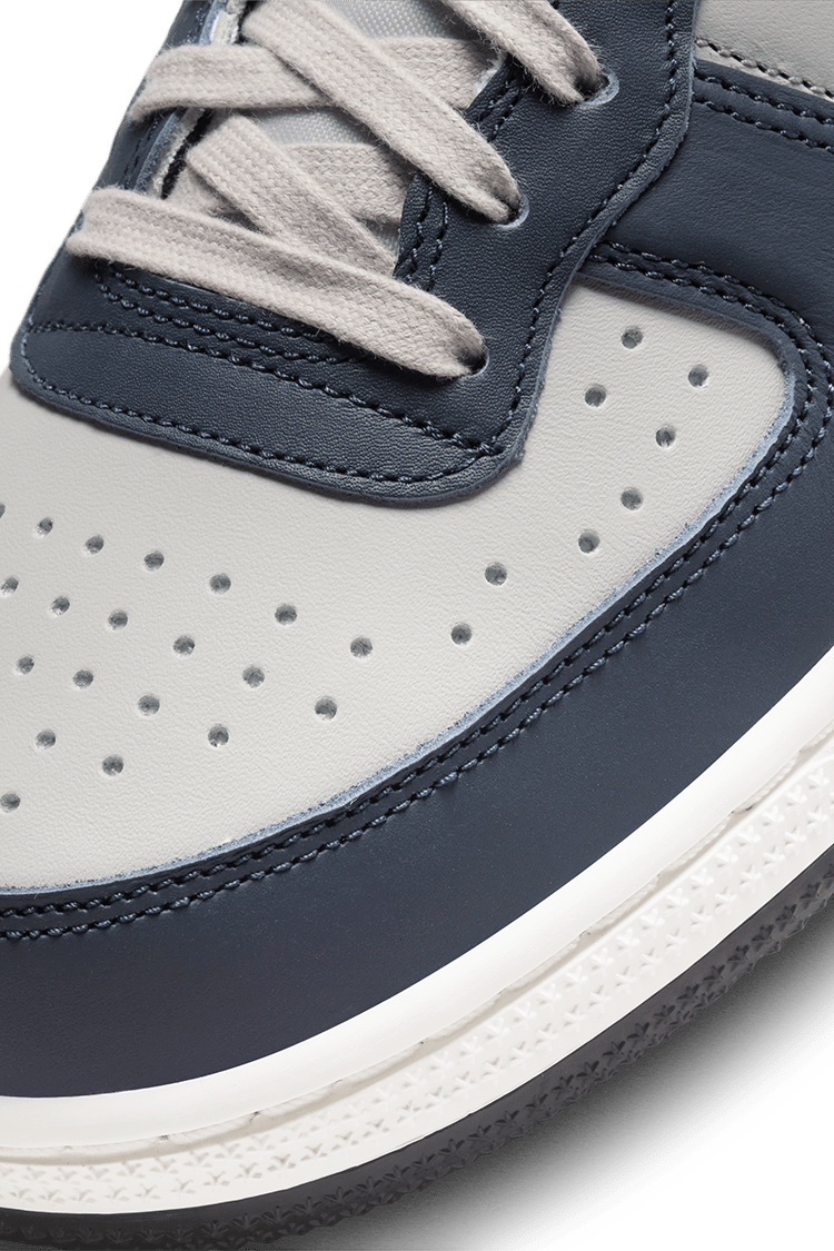 วันเปิดตัว Terminator Low "Dark Obsidian and Granite" (FN6830-001) 