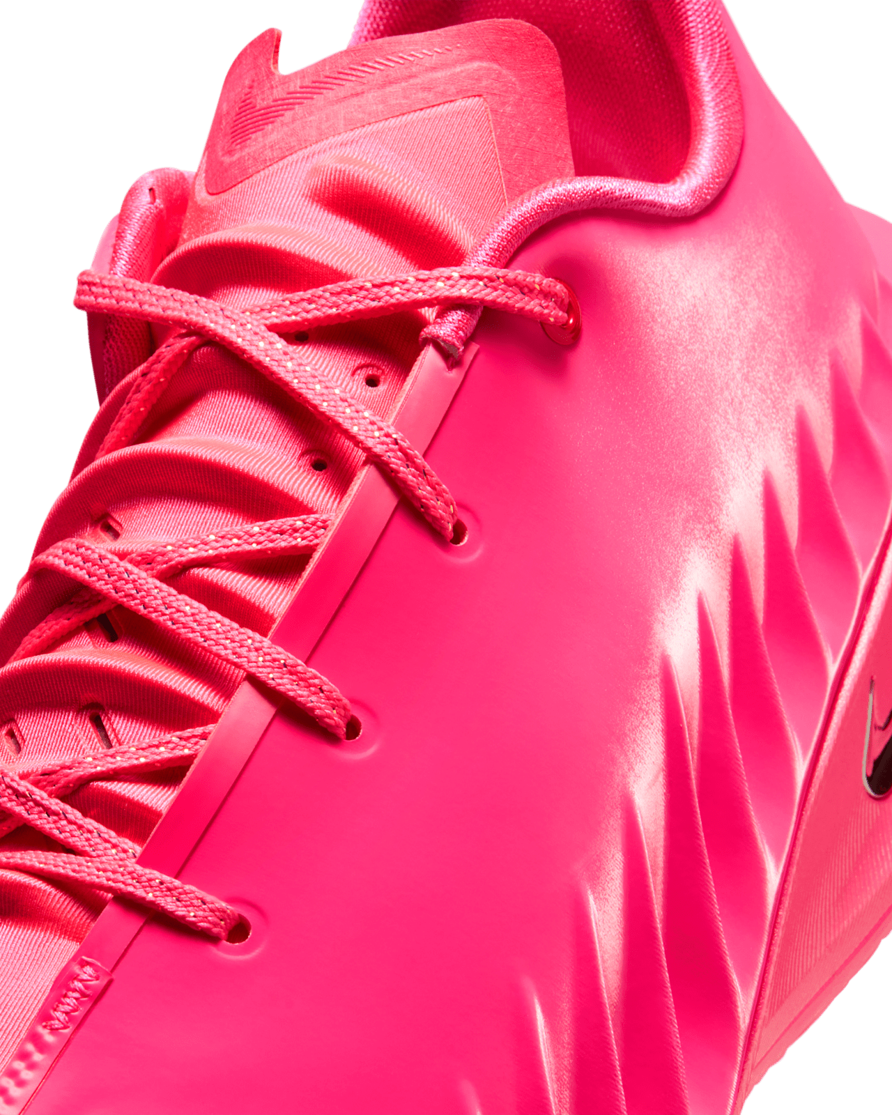 Fecha de lanzamiento de los G.T. Cut 4 "Kay Yow" PER "Hyper Pink and Metallic Silver" (IO8116-600)