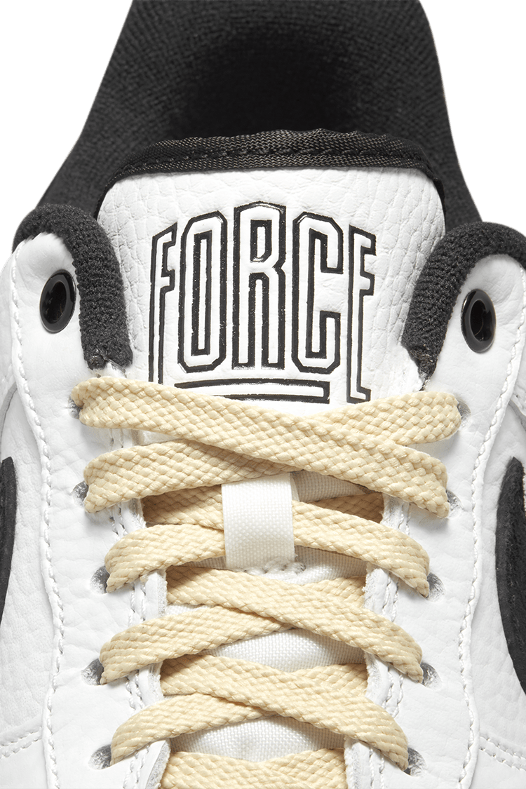 Fecha de lanzamiento del Air Force 1 '07 "Black and Summit White" para mujer (DR0148-101)