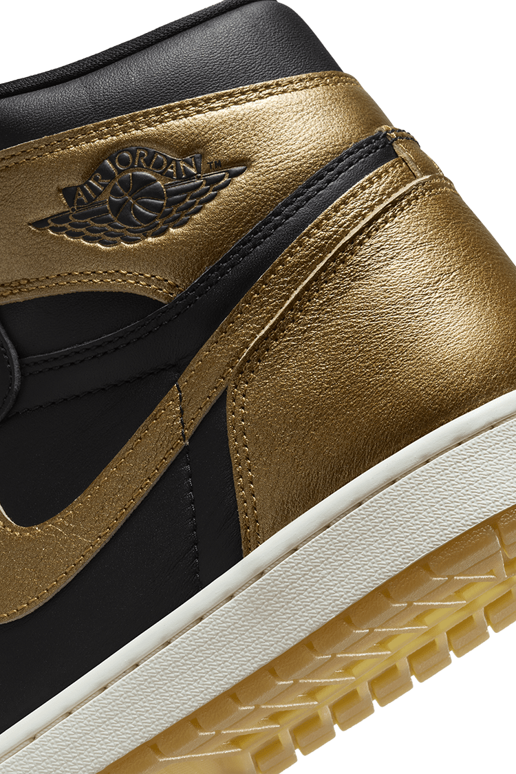 Nike air jordan gold and black best sale