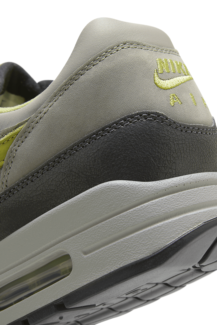 HF3713-002 Nike Air Max 1 SP