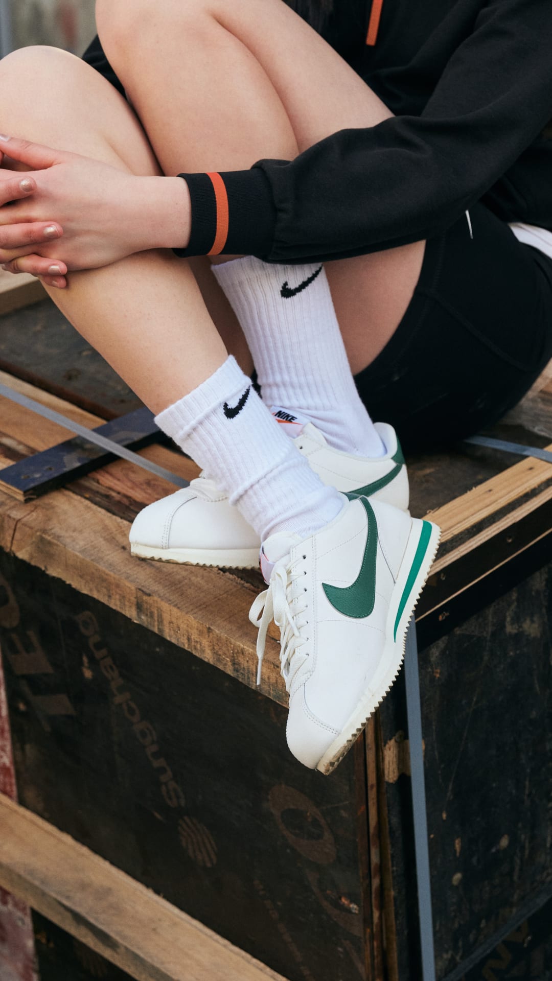 SNKRS Style: W Cortez