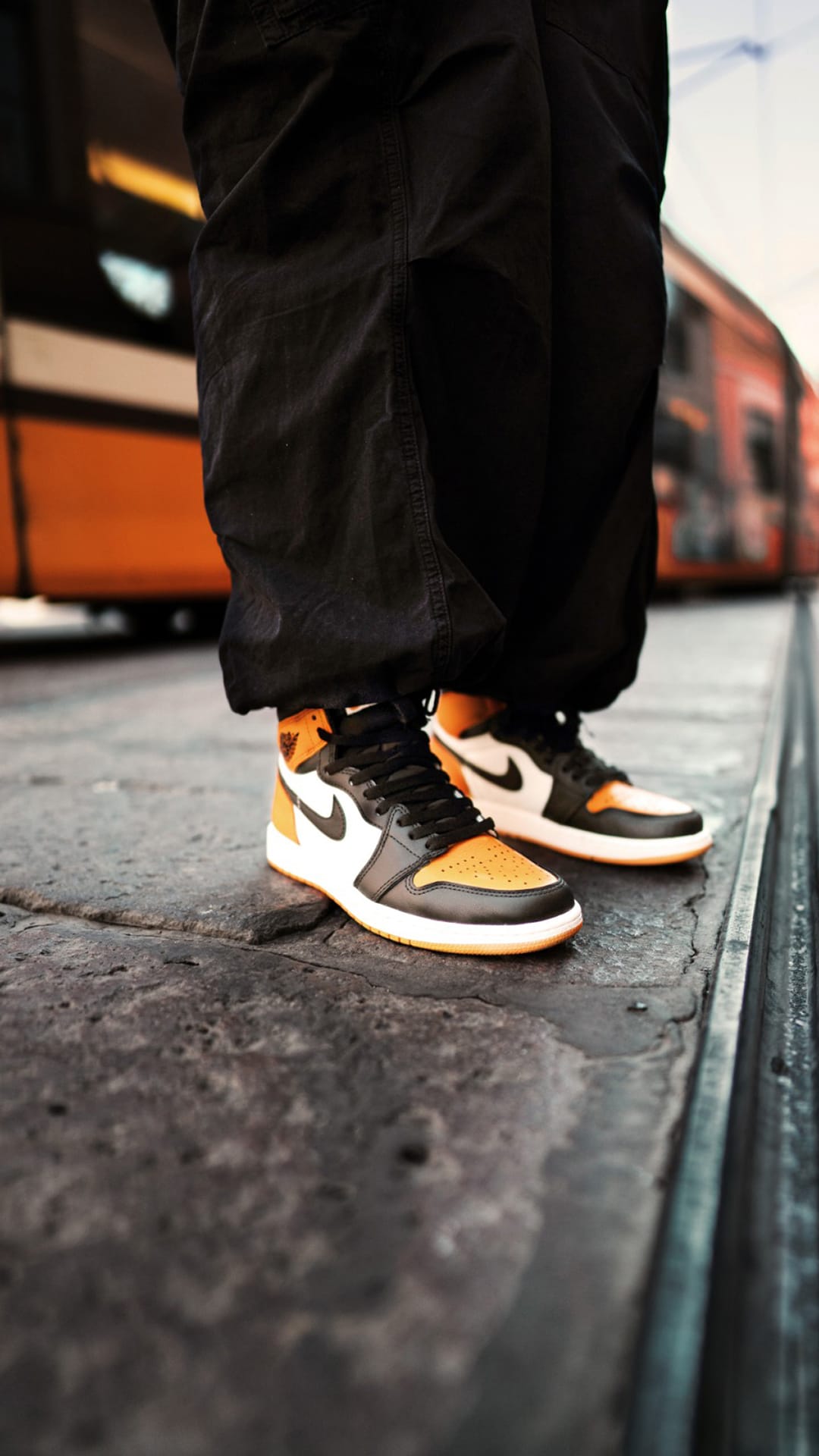 SNKRS Style: Air Jordan 1 Taxi