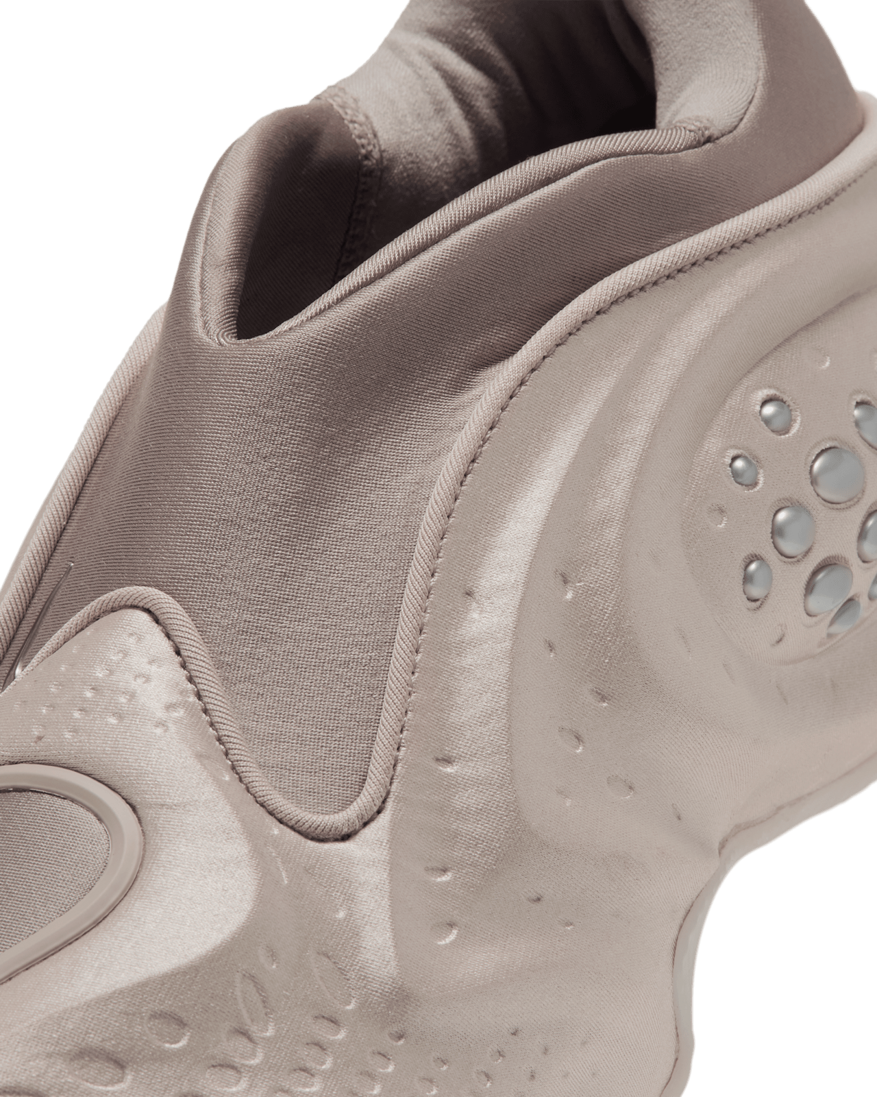 【NIKE公式】レディース ファースト サイト シャドー 'Cream II and Enigma Stone' (HQ2410-200) 発売日