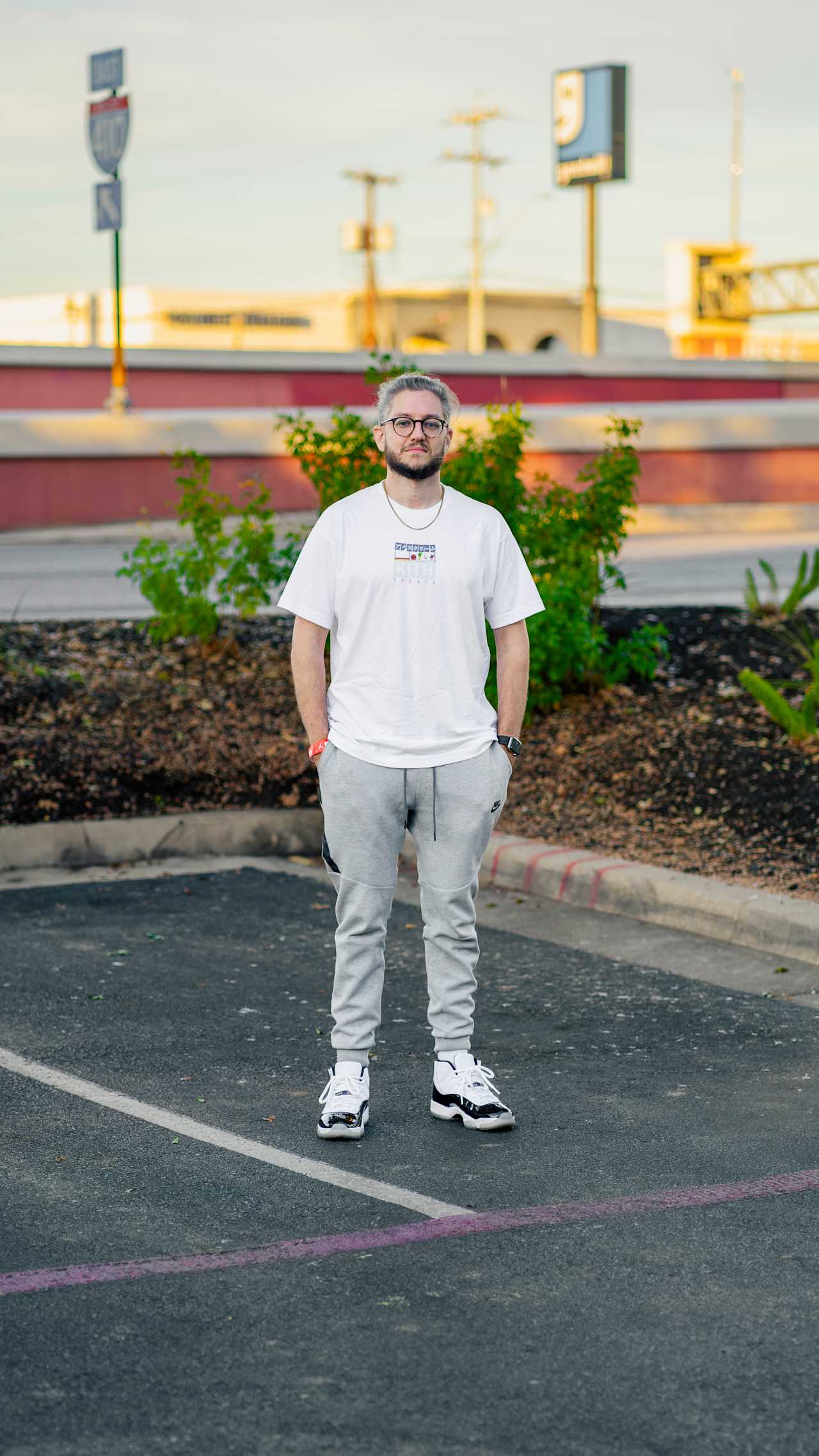 Street SNKRS: fiesta de lanzamiento de los AJ11 "Legend Blue" 