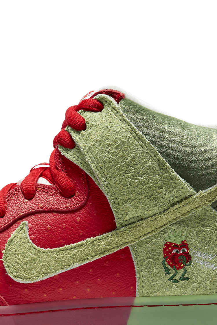 SB Dunk High Pro 'Strawberry' (CW7093-600) — releasedatum