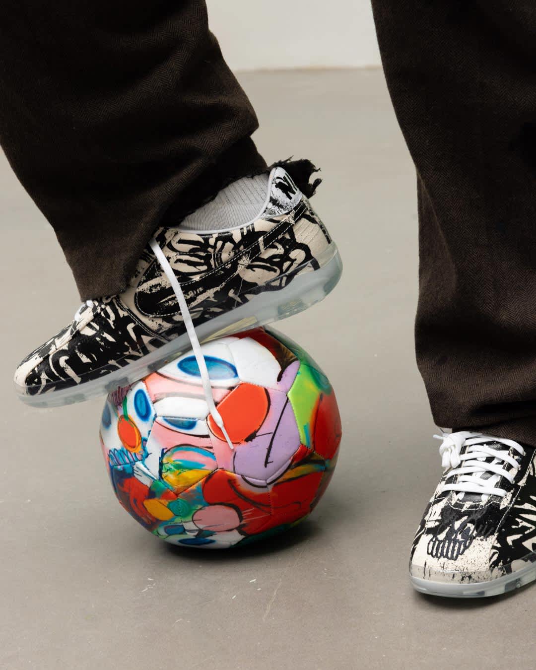 Street SNKRS: SLAWN AT SAATCHI YATES