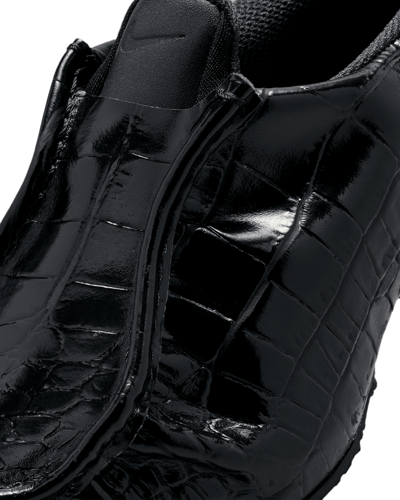Women's Air Max Dolce Leather 'Black and Natural' (IR8665-001) Release Date