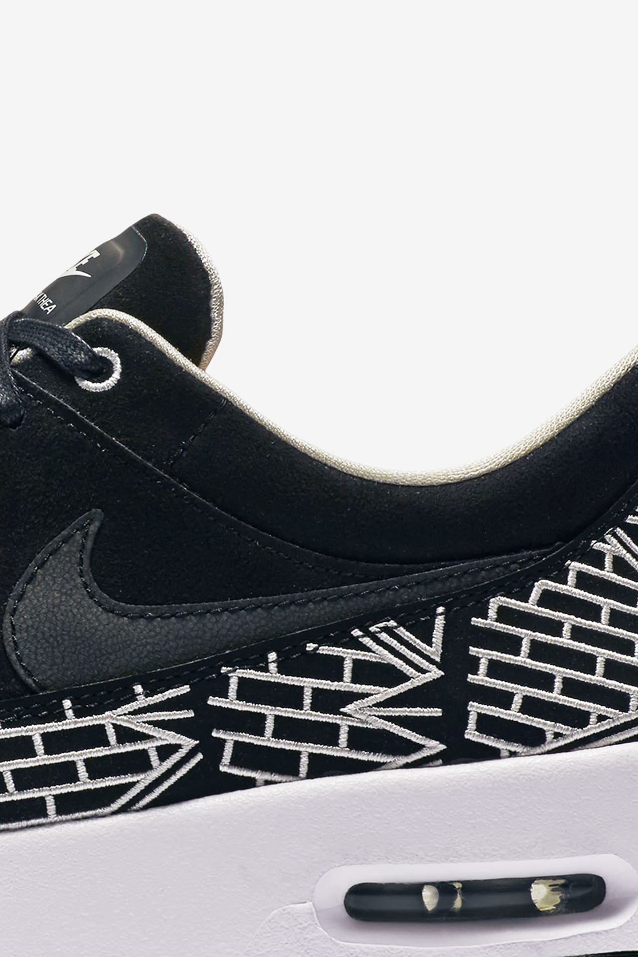 Nike max thea womens black best sale