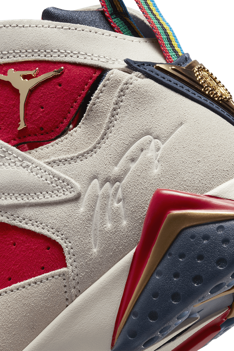 วันเปิดตัว Air Jordan 7 x Trophy Room "True Red and Obsidian" (DM1195-474)