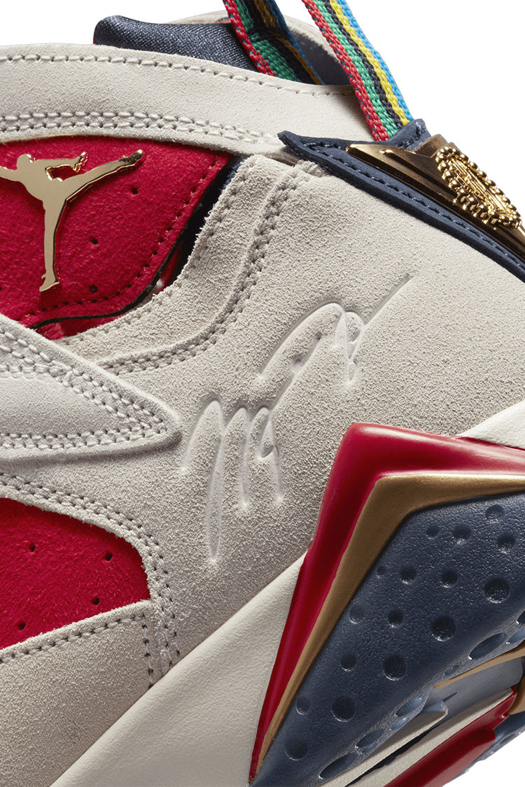 Fecha de lanzamiento de los Air Jordan 7 x Trophy Room 'True Red and Obsidian' (DM1195-474)