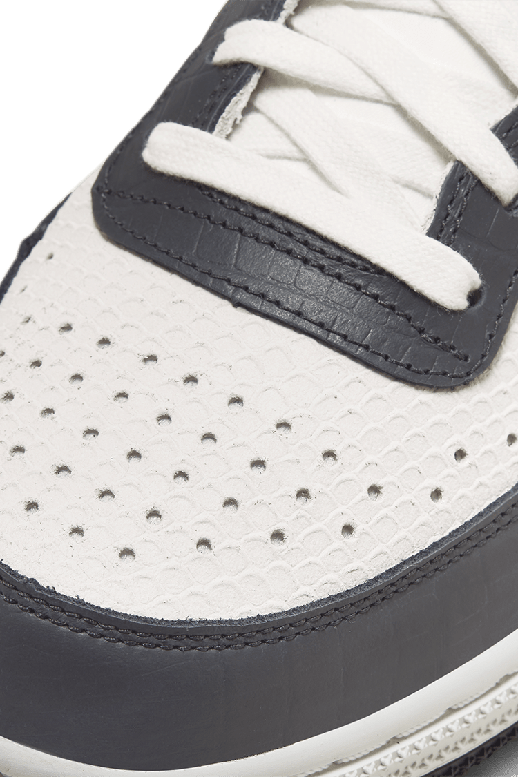 วันเปิดตัว Terminator Low "Anthracite" (FN9331-191)