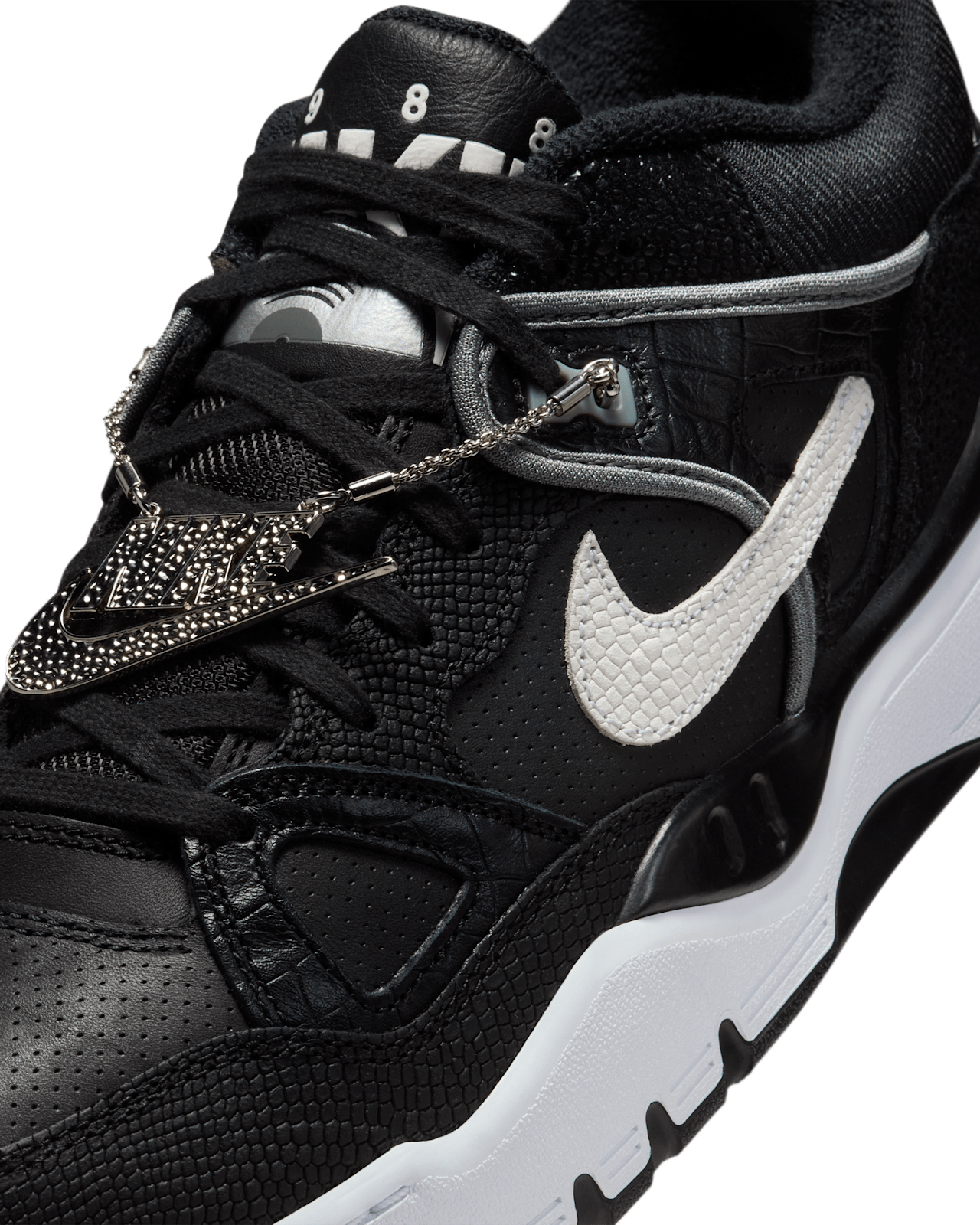 Air Force 3 Low x NIGO „Fekete és fehér” (HF7630-001) – megjelenési dátum