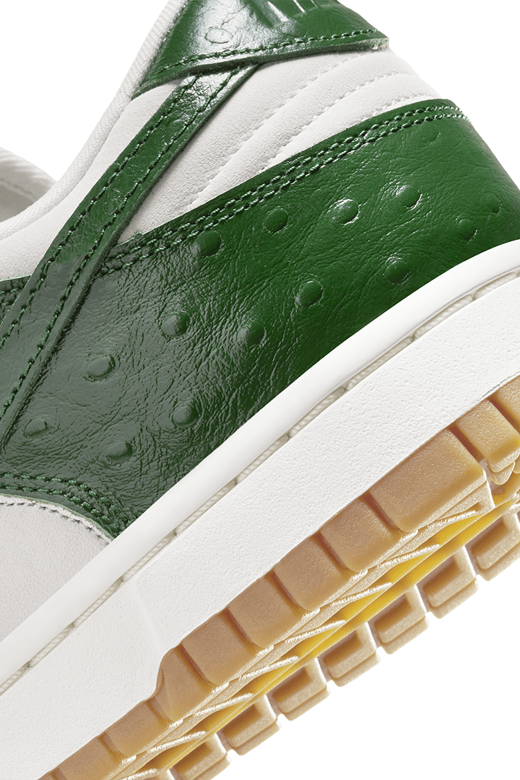 Women's Dunk Low 'Gorge Green' (FJ2260-002) release date. Nike SNKRS