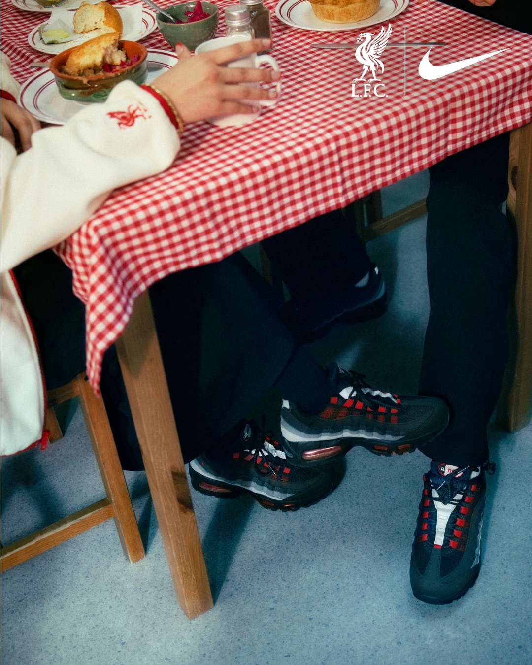 Releasedatum för Air Max 95 "Liverpool FC" "Black and Gym Red" (HM4830-001)