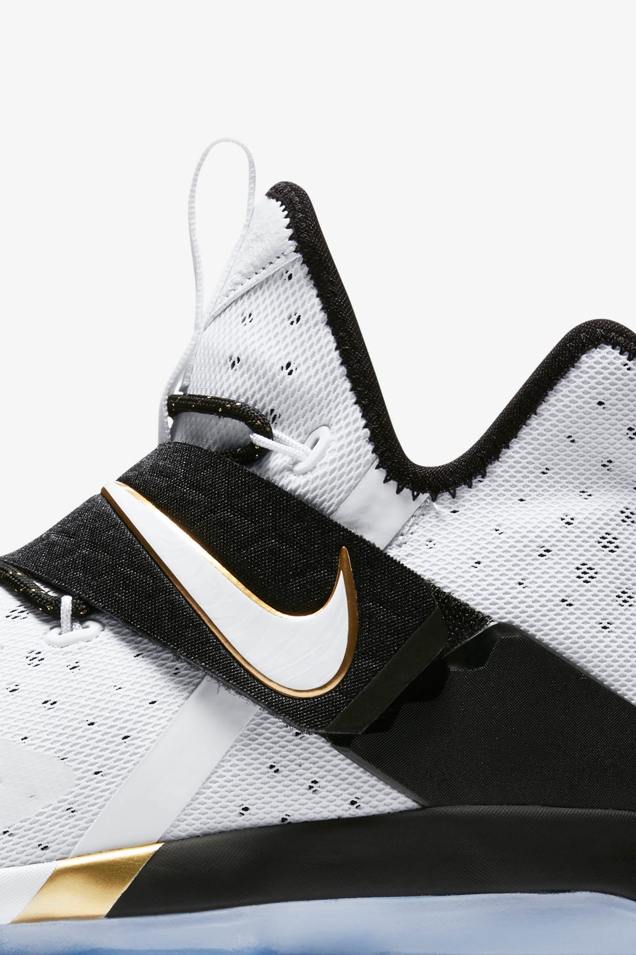 Lebron 18 bhm online