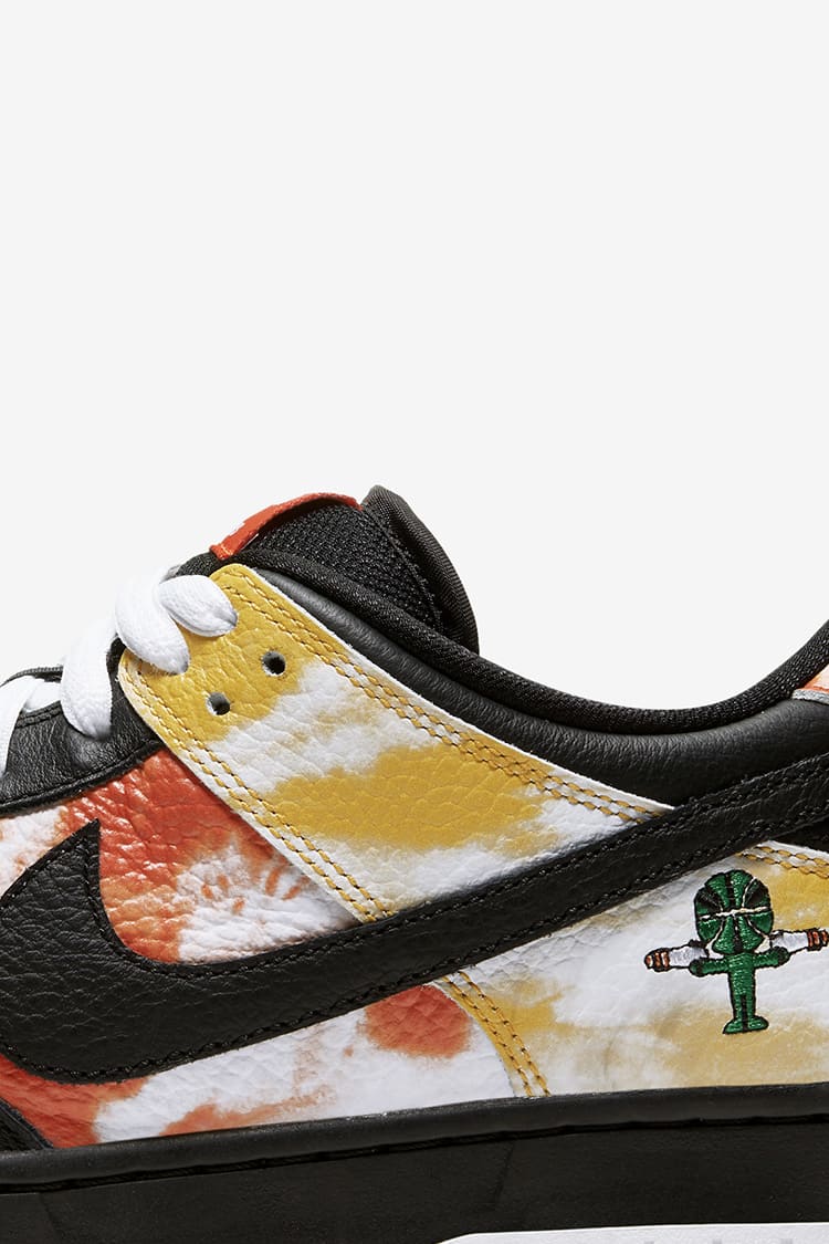 SB Heritage Dunk 'Roswell Rayguns' Release Date