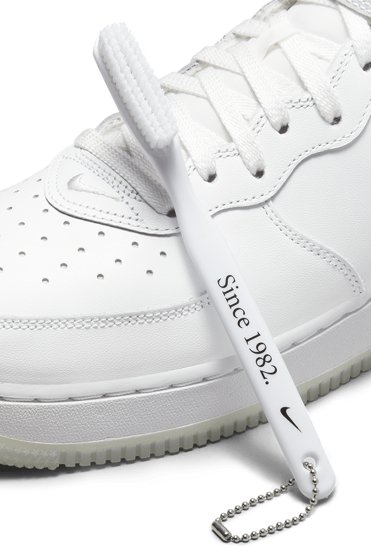 Air Force 1 中筒鞋 '07 'Color of the Month' (DZ2672-101) 發售日期