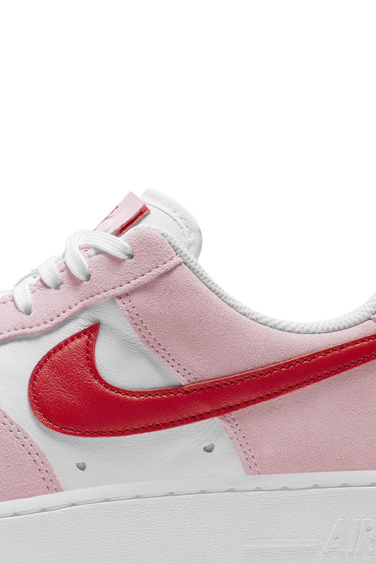 【NIKE公式】エア フォース 1 '07 'Valentine's Day' (AF 1 '07 QS / DD3384-600)