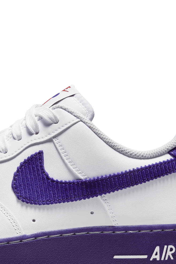 【NIKE公式】エア フォース 1 EMB 'White and Court Purple' (DB0264-100 / AF 1 '07 LV8 EMB)