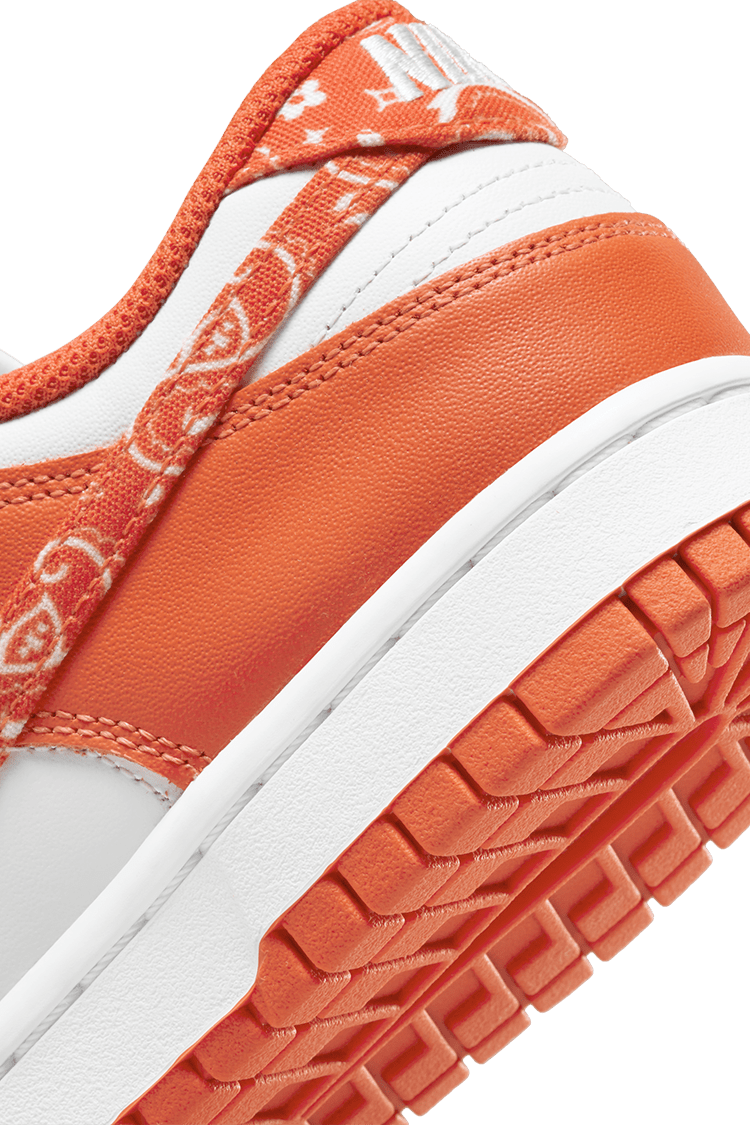 วันเปิดตัว Dunk Low “Orange Paisley” ผู้หญิง (DH4401-103)