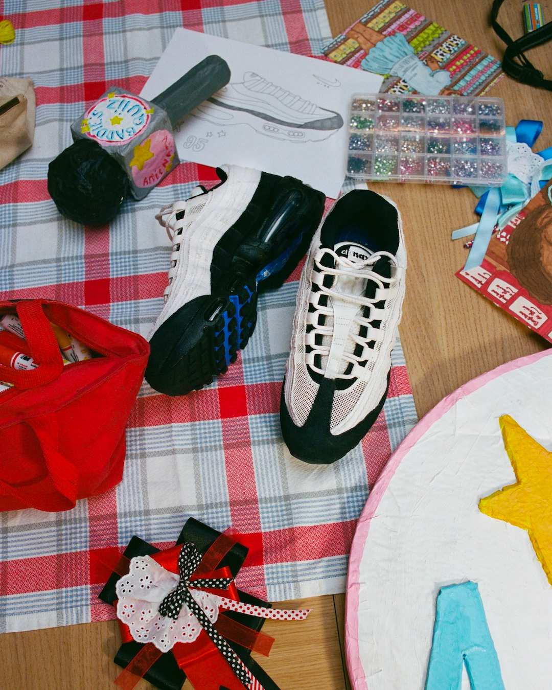 Fecha de lanzamiento de las Air Max 95 Big Bubble "Atelier" (IQ0284-010)