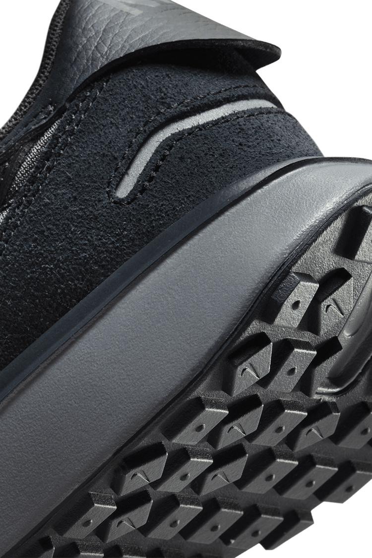 วันเปิดตัว Phoenix Waffle "Black and Off Noir" ผู้หญิง (FJ1409-001)
