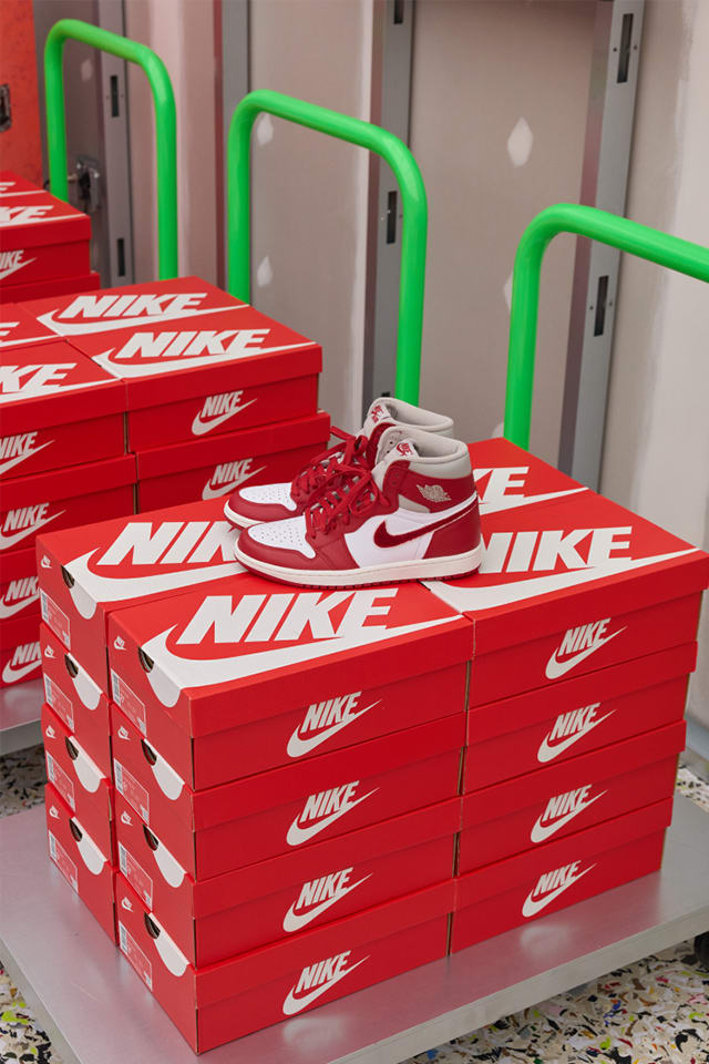 Nike Style Hongdae: SNKRS Lounge