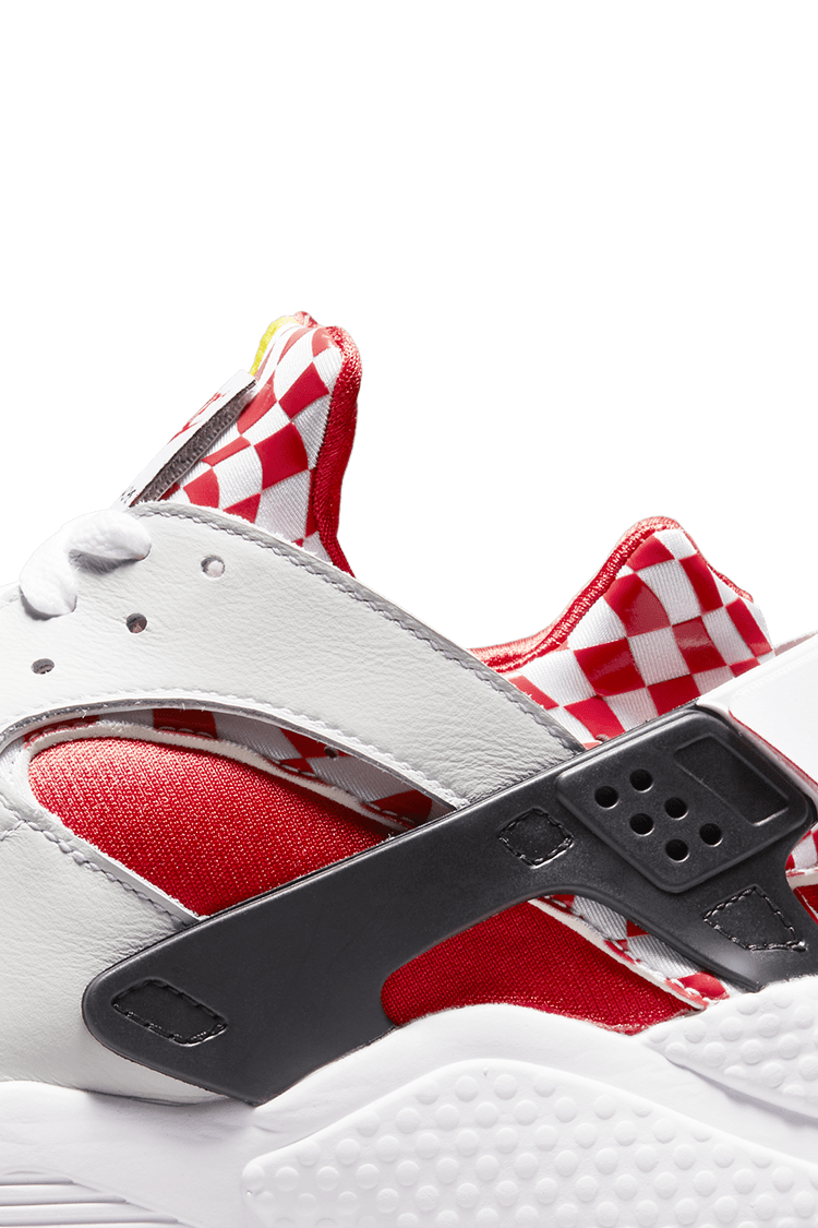 วันเปิดตัว Air Huarache “Liverpool” (DN5080-100)