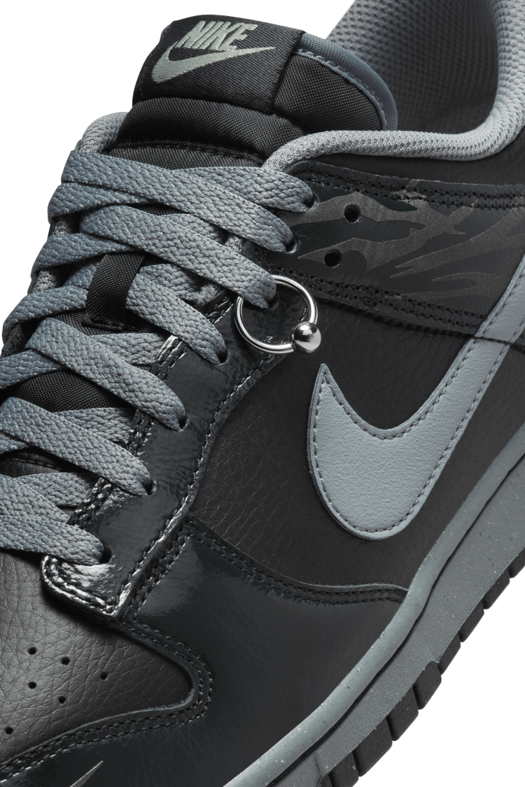 【NIKE公式】ダンク LOW "Berlin" 'Black and Off Noir' (FZ3053-001 / NIKE DUNK LOW RETRO QS)