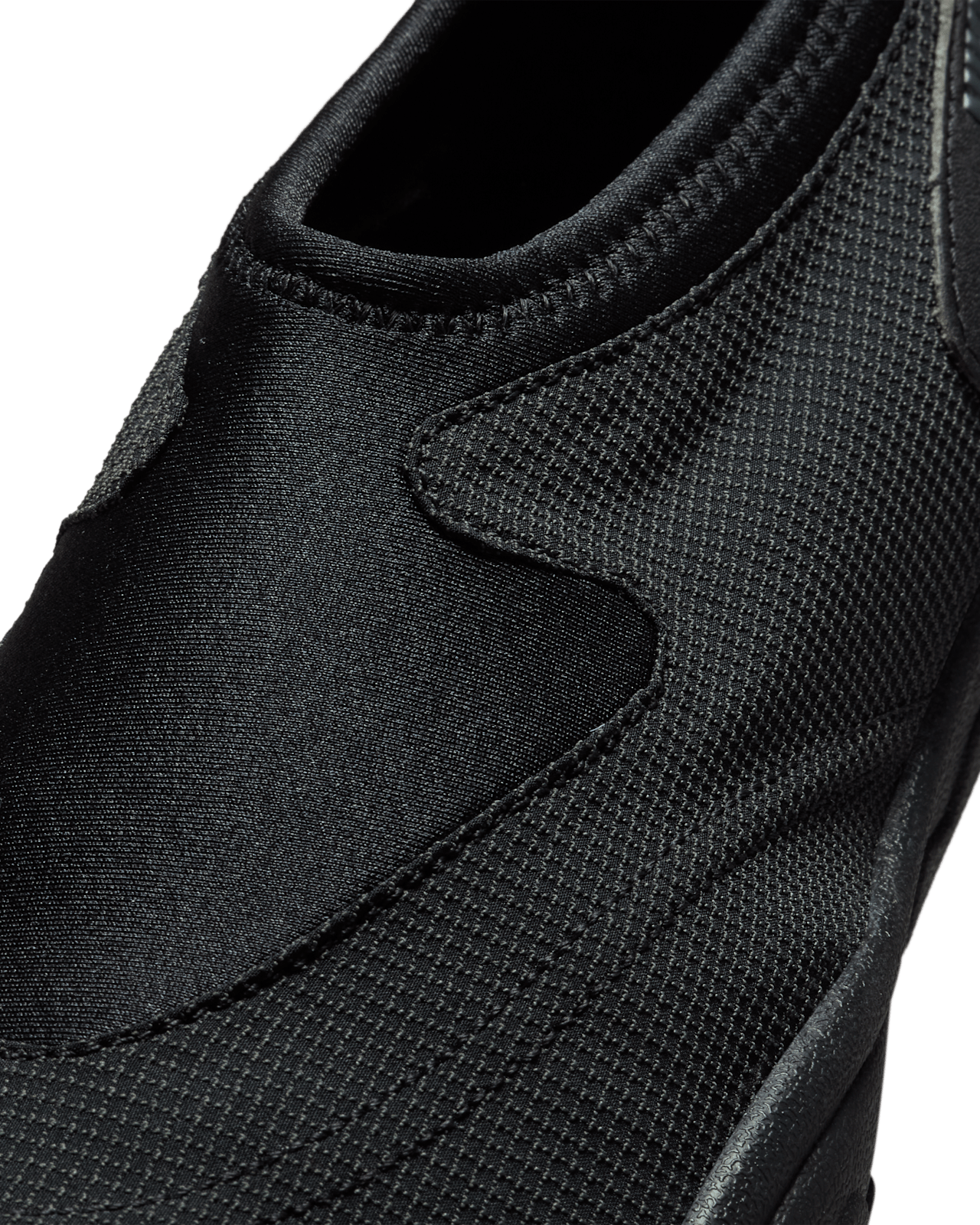 Aqua Turf ‚Black and Off Noir‘ (FZ5627-001) – datum uvedení