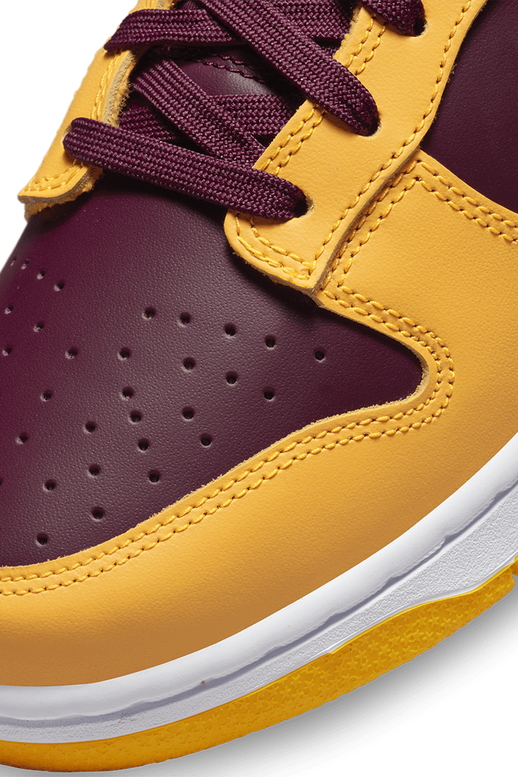 วันเปิดตัว Dunk Low "University Gold and Deep Maroon" (DD1391-702)