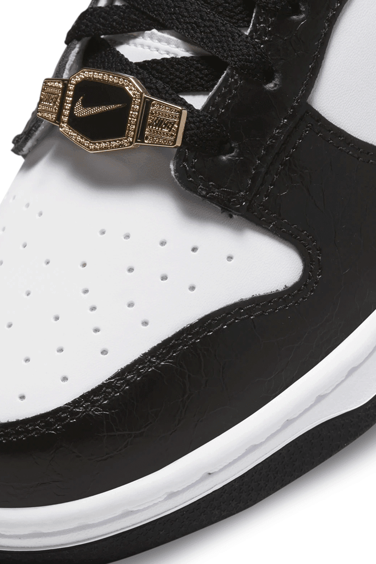 Dunk Low Retro SE 'White and Black' (DD3358-300) Release Date