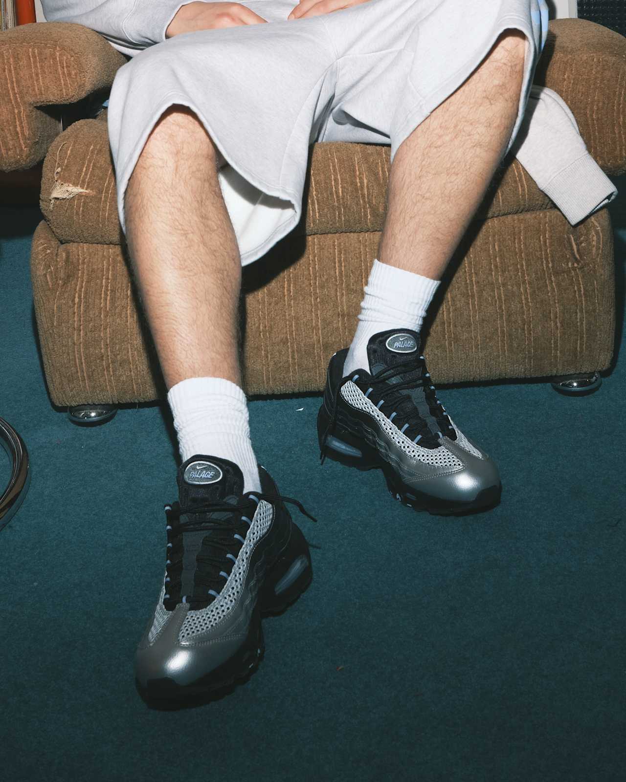 วันเปิดตัว Air Max 95 Big Bubble x Palace "Metallic Silver and Aluminum" (IQ7708-095)